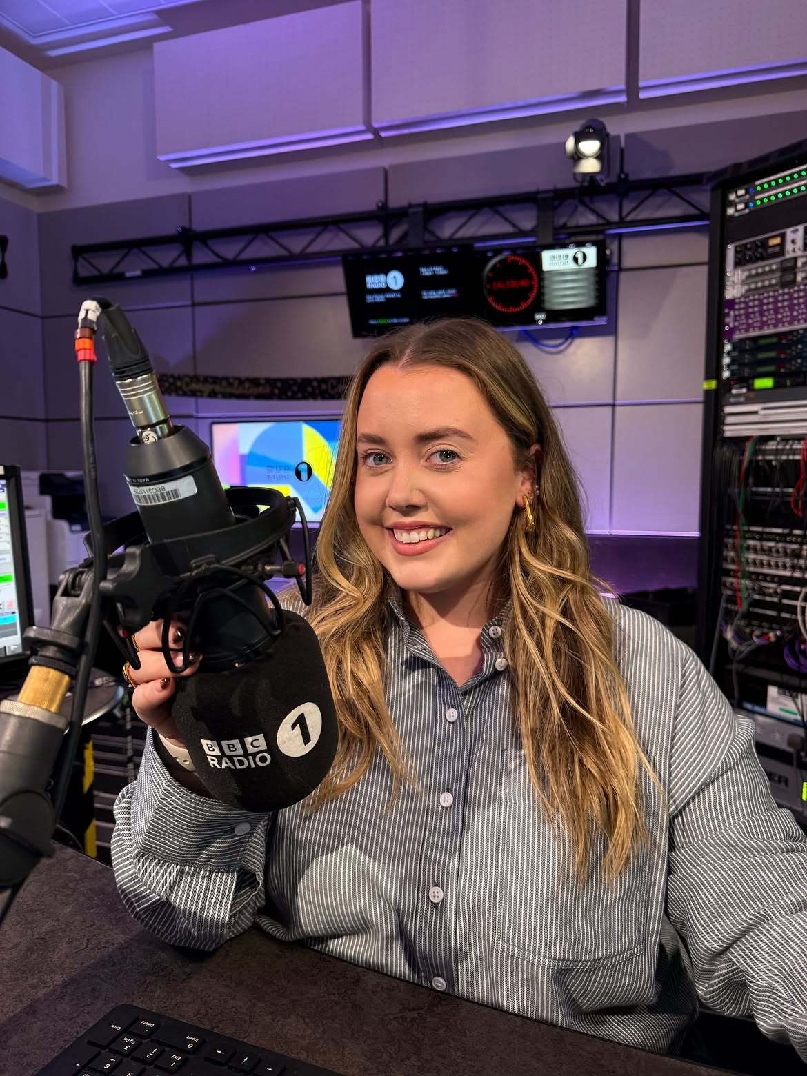 Someone’s got a face for radio 🤣Our studio is next door to my uni and I can’t even begin to exp