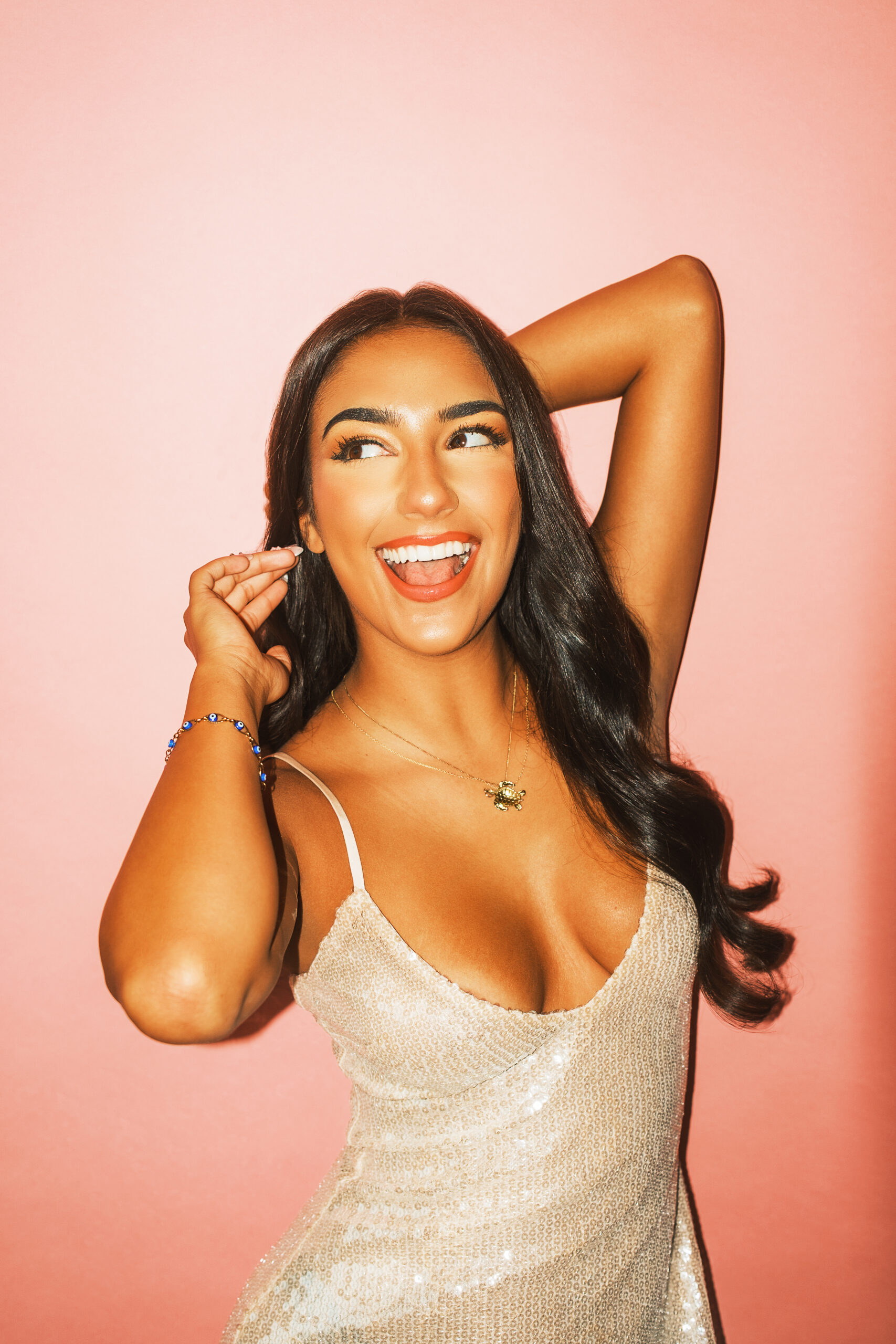 SHAKIRA K HLD X GLAVE 3 copy